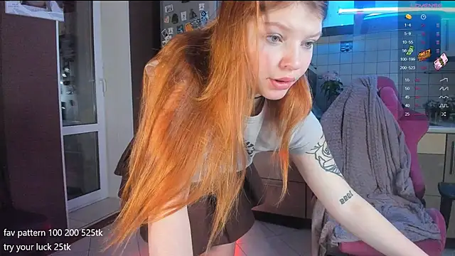 lil lia online show from December 4, 11:46 pm