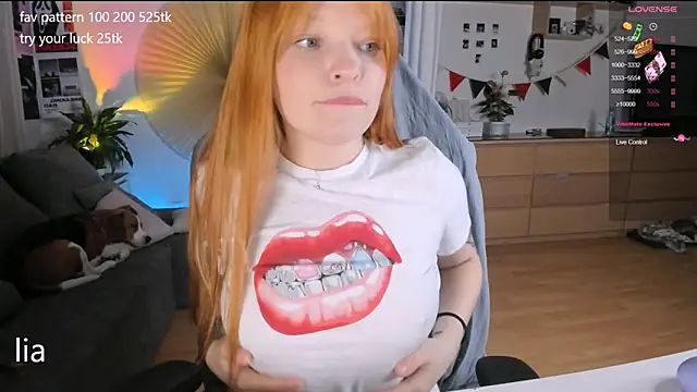 Snapshot of lil_lia chatting on September 19, 8:53 pm lil lia online show from September 19, 8:53 pm