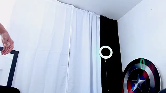 Antonywebb94 online show from April 9, 6:19 am