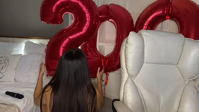 UrLillShy online show from December 4, 1:26 am