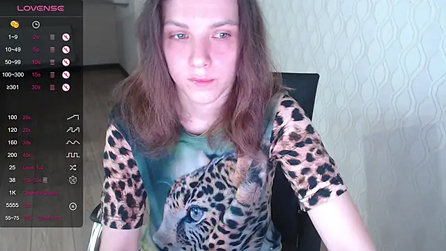 LisaHeart online show from December 19, 7:43 pm