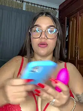 Snapshot of Michellesexxy chatting on December 13, 12:09 am Michellesexxy online show from December 13, 12:09 am