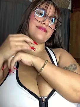 Snapshot of Michellesexxy chatting on December 14, 2:34 am Michellesexxy online show from December 14, 2:34 am