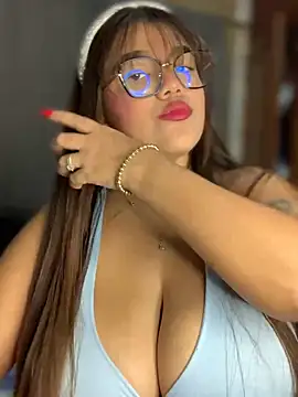 Snapshot of Michellesexxy chatting on December 14, 9:13 pm Michellesexxy online show from December 14, 9:13 pm