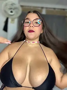 Snapshot of Michellesexxy chatting on January 22, 2:26 am Michellesexxy online show from January 22, 2:26 am