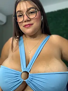 Snapshot of Michellesexxy chatting on January 29, 8:35 pm Michellesexxy online show from January 29, 8:35 pm