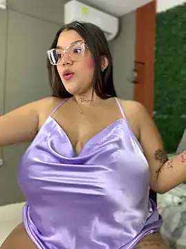 Snapshot of Michellesexxy chatting on March 13, 3:44 am Michellesexxy online show from March 13, 3:44 am