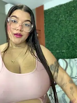 Snapshot of Michellesexxy chatting on March 15, 9:38 pm Michellesexxy online show from March 15, 9:38 pm