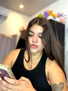 Michellesexxy online show from October 31, 7:37 pm