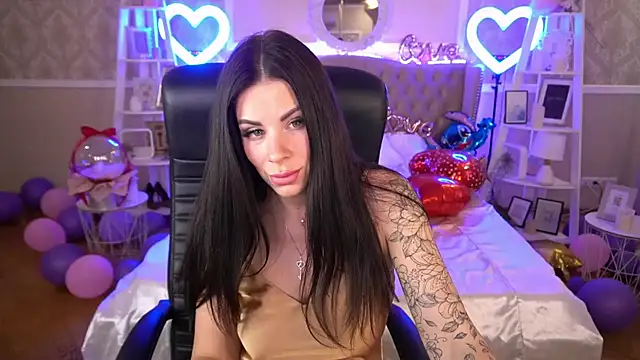 Snapshot of IsabellaFoxyy chatting on February 10, 1:33 pm IsabellaFoxyy online show from February 10, 1:33 pm