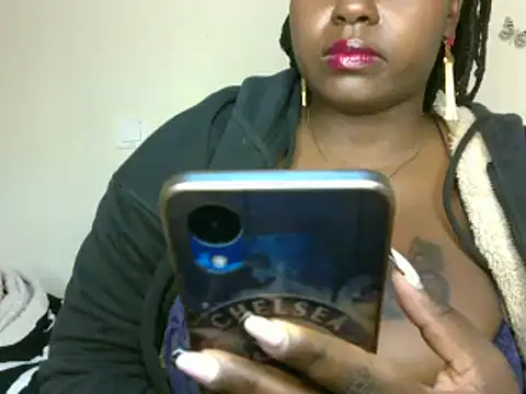 Snapshot of t-QueenSlyy chatting on January 31, 11:46 am t-QueenSlyy online show from January 31, 11:46 am