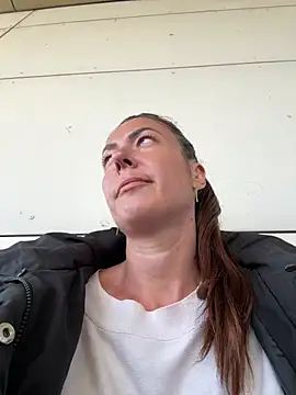 eveangelll online show from December 18, 11:45 am