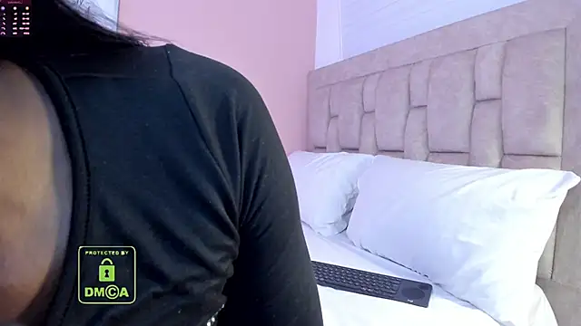 Snapshot of scarlet_darling26 chatting on March 23, 12:47 am scarlet darling26 online show from March 23, 12:47 am