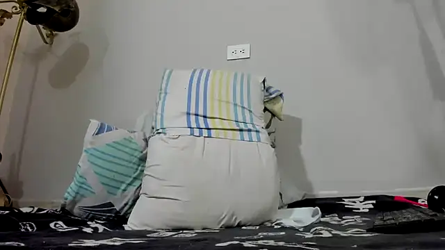 Snapshot of AlejoKhalifa_ chatting on December 15, 8:15 pm AlejoKhalifa  online show from December 15, 8:15 pm