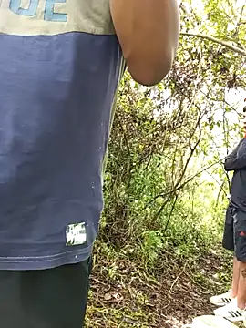 Snapshot of AlejoKhalifa_ chatting on December 16, 3:32 pm AlejoKhalifa  online show from December 16, 3:32 pm