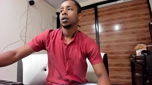 Snapshot of AlejoKhalifa_ chatting on February 3, 1:52 am AlejoKhalifa  online show from February 3, 1:52 am