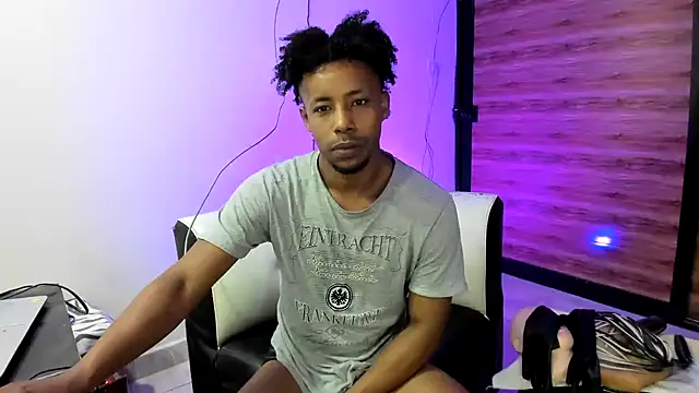 Snapshot of AlejoKhalifa_ chatting on March 4, 9:07 am AlejoKhalifa  online show from March 4, 9:07 am