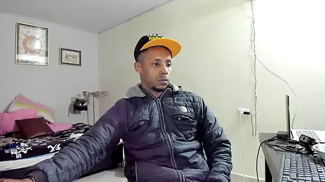 Snapshot of AlejoKhalifa_ chatting on March 8, 3:02 pm AlejoKhalifa  online show from March 8, 3:02 pm