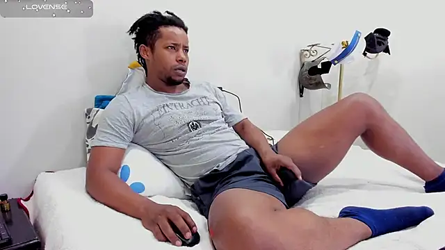 Snapshot of AlejoKhalifa_ chatting on September 23, 9:56 am AlejoKhalifa  online show from September 23, 9:56 am