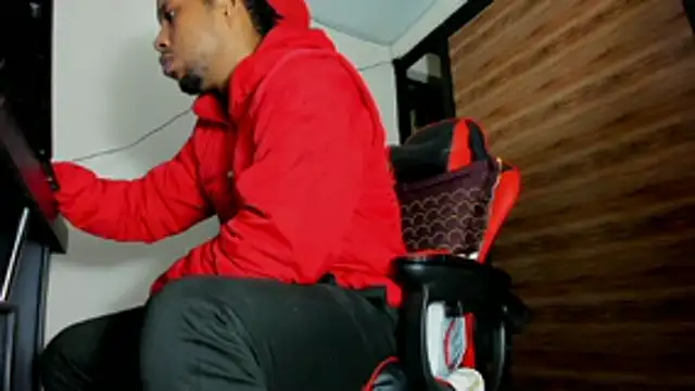 Snapshot of AlejoKhalifa_ chatting on October 2, 9:05 am AlejoKhalifa  online show from October 2, 9:05 am