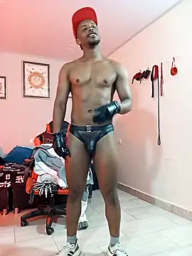 Snapshot of AlejoKhalifa_ chatting on October 16, 10:49 am AlejoKhalifa  online show from October 16, 10:49 am