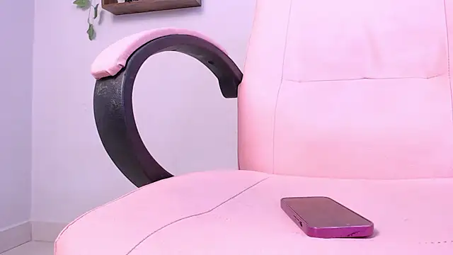 macey elliot  online show from January 7, 9:14 pm