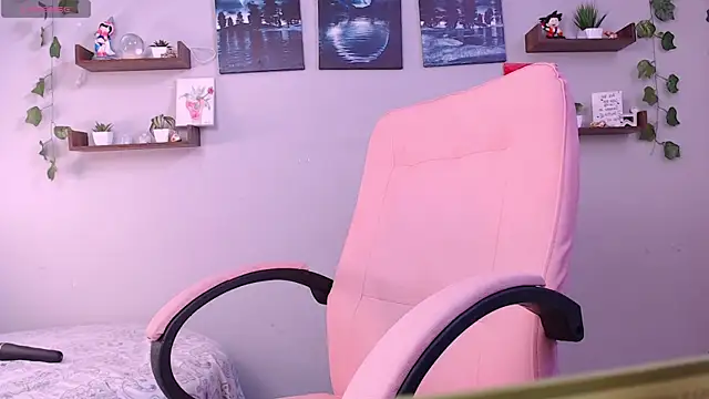 macey elliot  online show from January 12, 12:55 pm