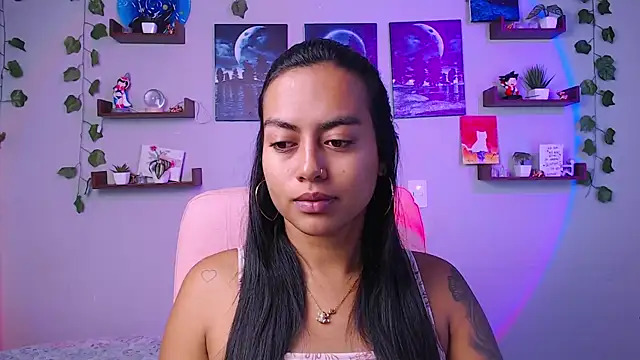 macey elliot  online show from February 5, 2:05 pm