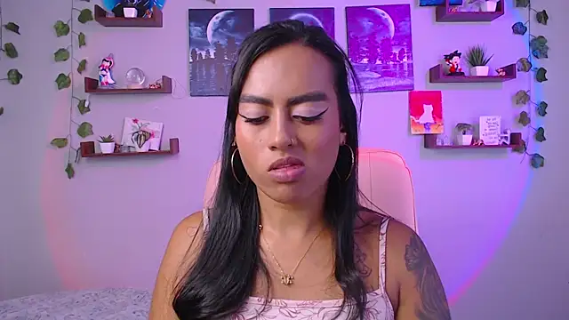 macey elliot  online show from February 6, 12:37 pm