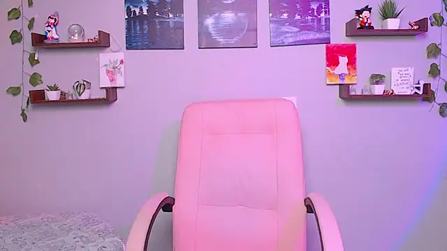 macey elliot  online show from February 11, 11:43 am