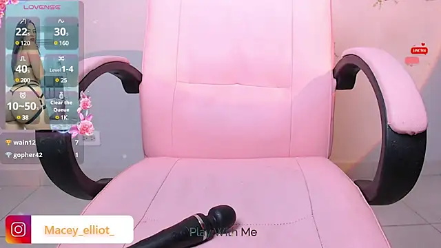 macey elliot  online show from March 11, 1:59 am