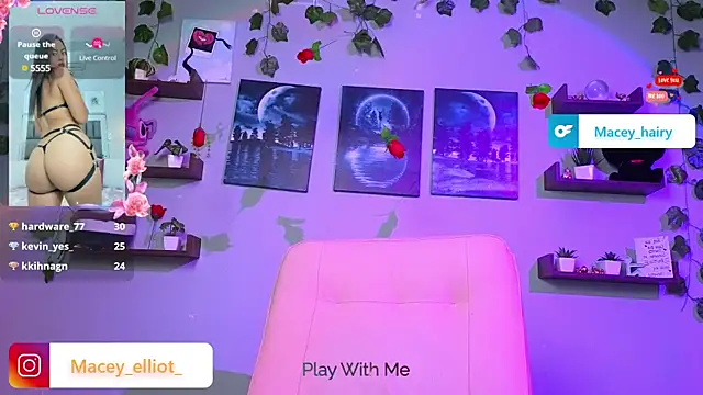 macey elliot  online show from March 13, 10:32 pm