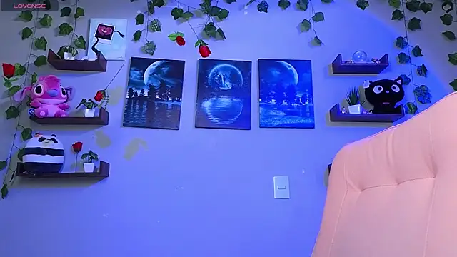 macey elliot  online show from March 22, 3:20 pm