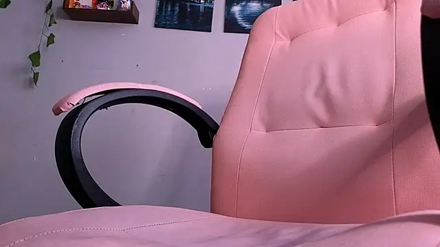 macey elliot  online show from October 21, 11:55 am