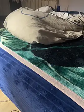 Snapshot of pauloooooborderrrr chatting on December 15, 2:49 am pauloooooborderrrr online show from December 15, 2:49 am