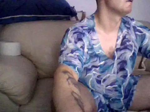Snapshot of pauloooooborderrrr chatting on January 8, 7:21 am pauloooooborderrrr online show from January 8, 7:21 am