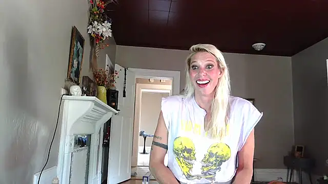 Glamazonx online show from September 28, 8:25 pm