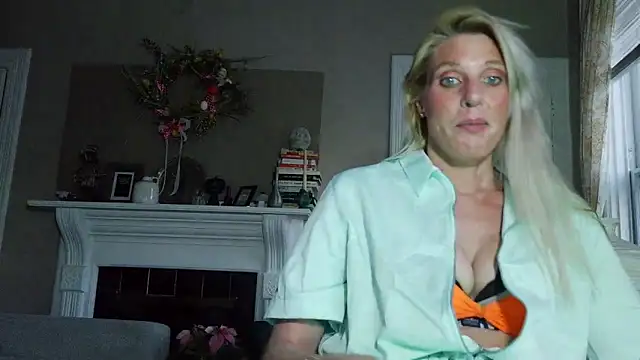 Glamazonx online show from February 6, 12:26 am