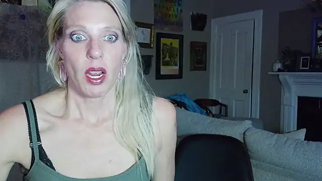 Glamazonx online show from April 22, 1:41 am