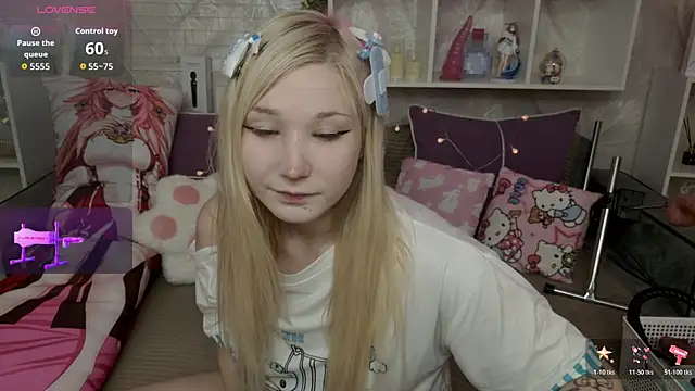 Snapshot of MeowkaKitty chatting on December 3, 1:46 am MeowkaKitty online show from December 3, 1:46 am