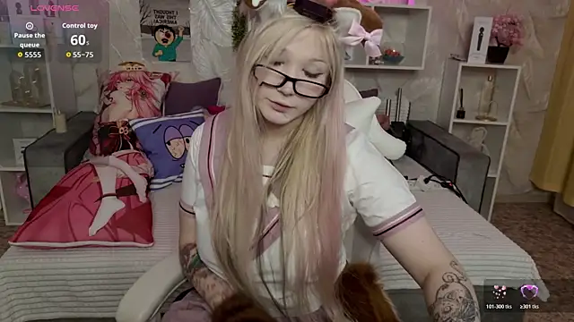 MeowkaKitty online show from April 25, 2:03 am