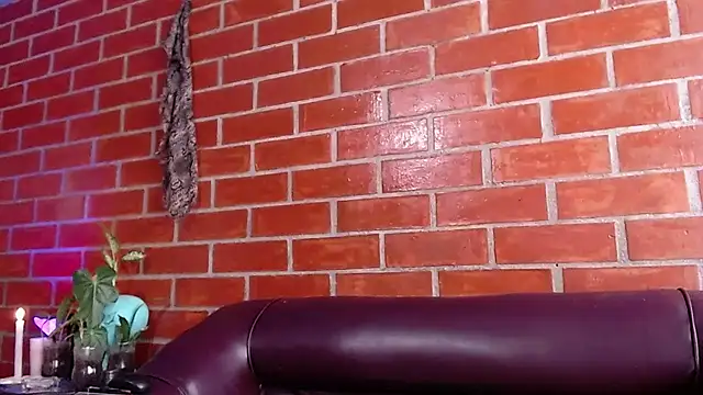 Trix fiore oficial online show from April 5, 9:12 pm