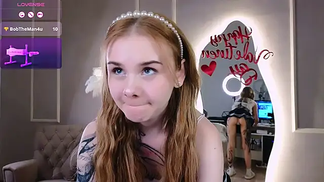 Snapshot of Britney_Lynch chatting on February 10, 9:04 pm Britney Lynch online show from February 10, 9:04 pm