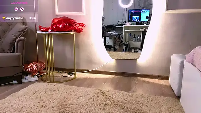 Snapshot of Britney_Lynch chatting on February 11, 3:08 am Britney Lynch online show from February 11, 3:08 am