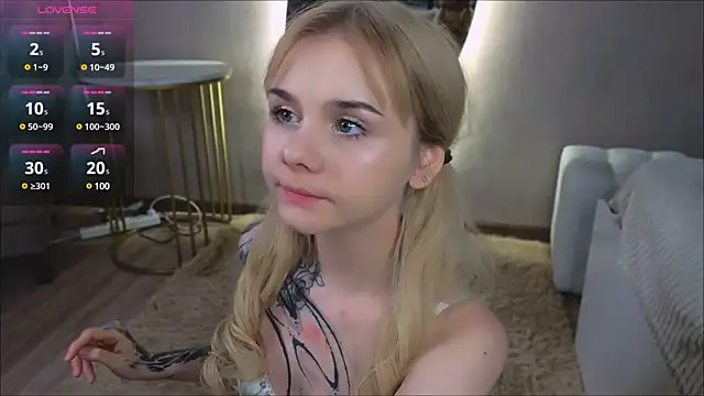 Snapshot of Britney_Lynch chatting on March 10, 8:34 pm Britney Lynch online show from March 10, 8:34 pm