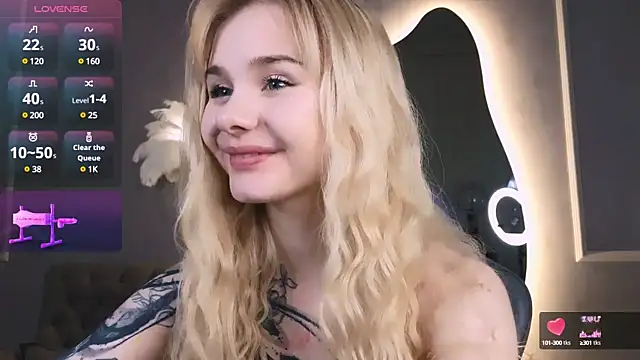 Snapshot of Britney_Lynch chatting on March 13, 3:11 am Britney Lynch online show from March 13, 3:11 am