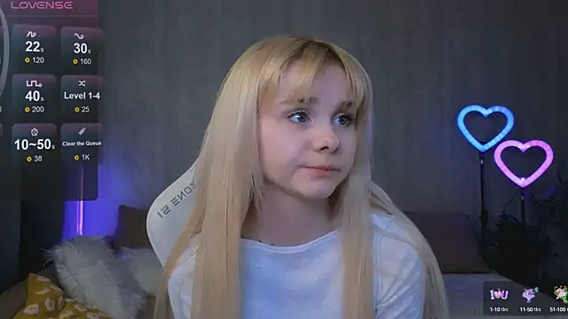 Snapshot of Britney_Lynch chatting on March 19, 7:49 pm Britney Lynch online show from March 19, 7:49 pm