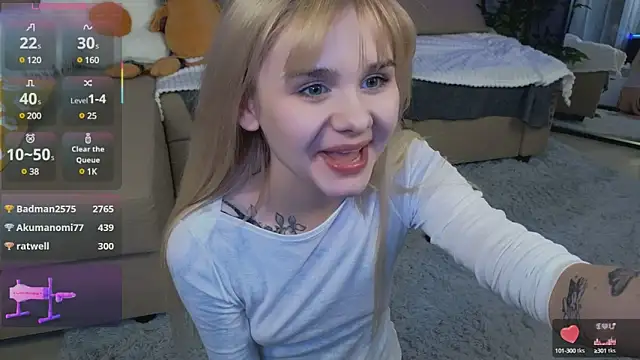 Snapshot of Britney_Lynch chatting on March 19, 10:53 pm Britney Lynch online show from March 19, 10:53 pm