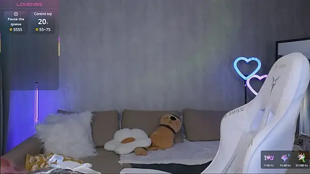 Snapshot of Britney_Lynch chatting on March 20, 8:08 pm Britney Lynch online show from March 20, 8:08 pm