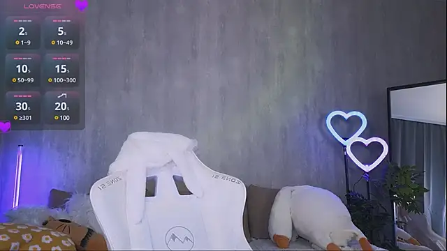 Snapshot of Britney_Lynch chatting on March 22, 1:11 am Britney Lynch online show from March 22, 1:11 am